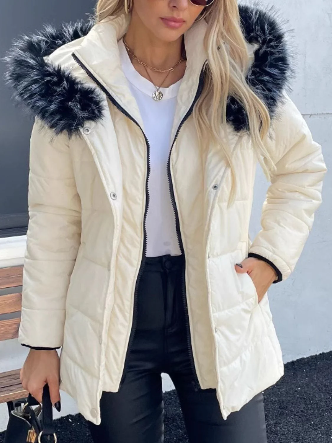 Thalia | Long-sleeved winter coat with hood and zip - Image 3