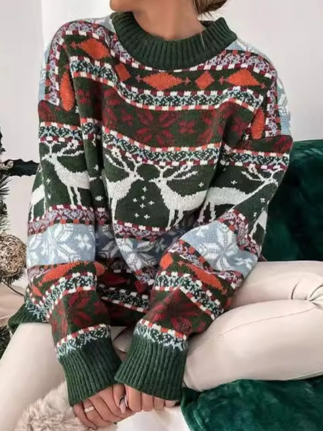 Trinidad | Pullover with a geometric crew neck and dropped shoulders - Image 5