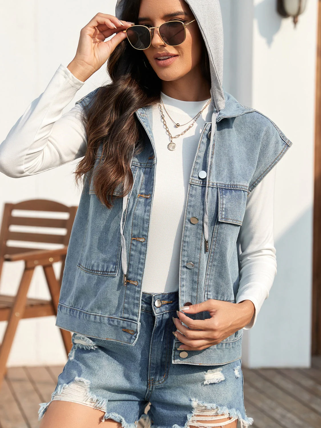 Ulla | Sleeveless denim jacket with drawstring and buttons - Image 4