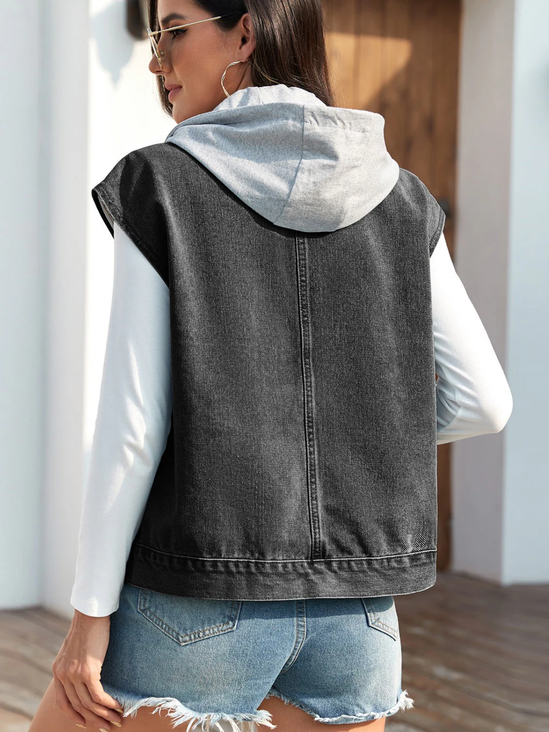 Ulla | Sleeveless denim jacket with drawstring and buttons - Image 7