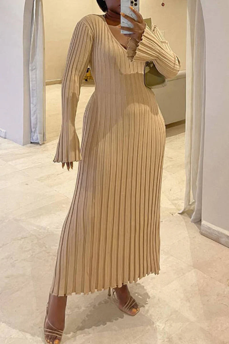 Valeria | Casual solid color V-neck pleated dresses - Image 4