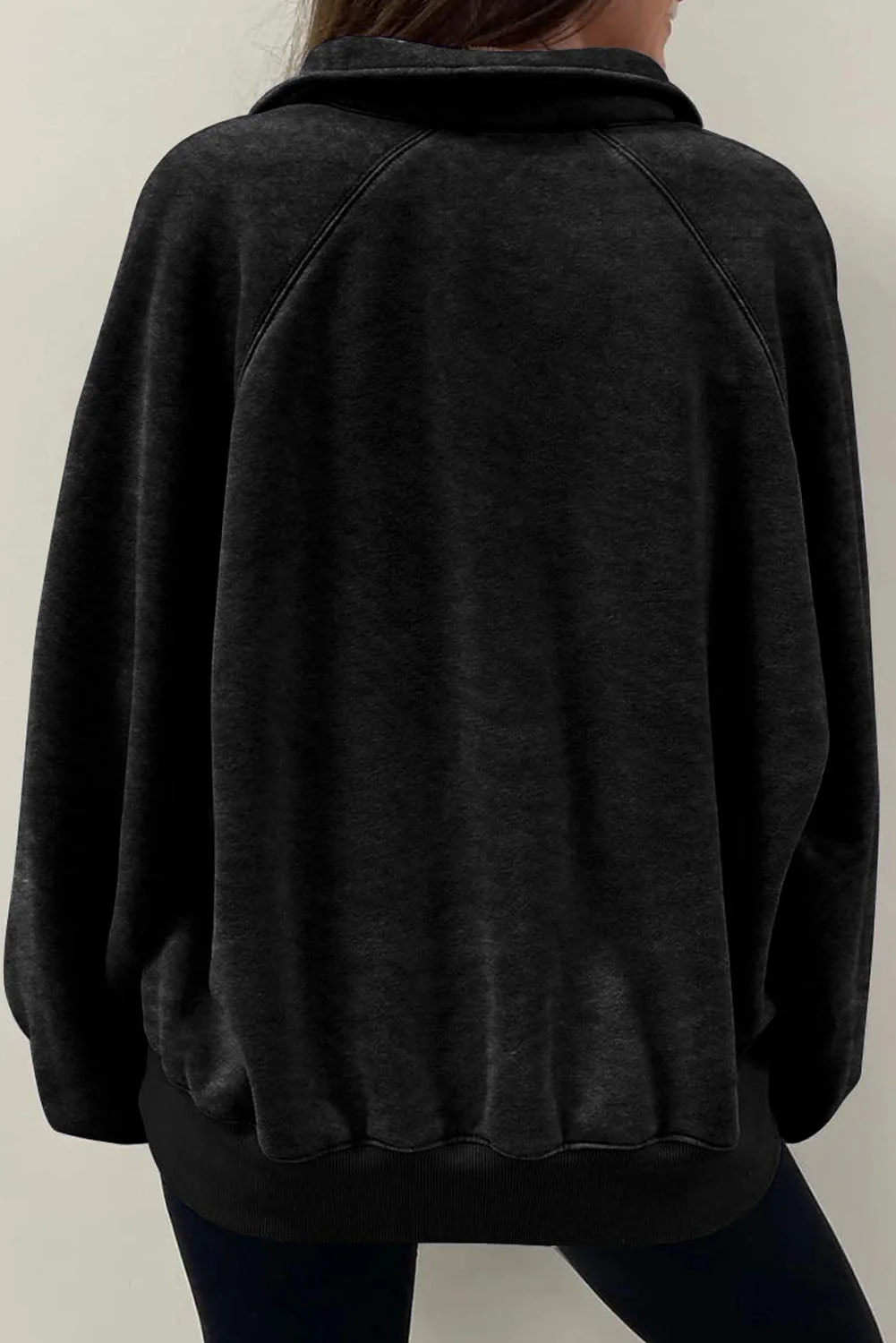 Valeria | Oversized sweatshirt with buttons and balloon sleeves - Image 10