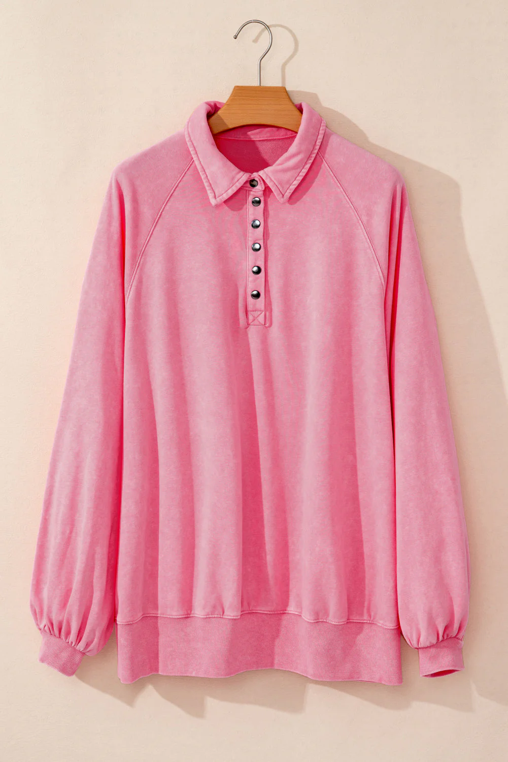 Valeria | Oversized sweatshirt with buttons and balloon sleeves - Image 4