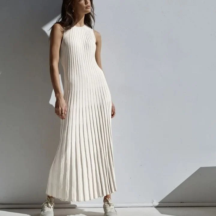 Valeria® | Sleeveless Pleated Maxi Dress - Image 4