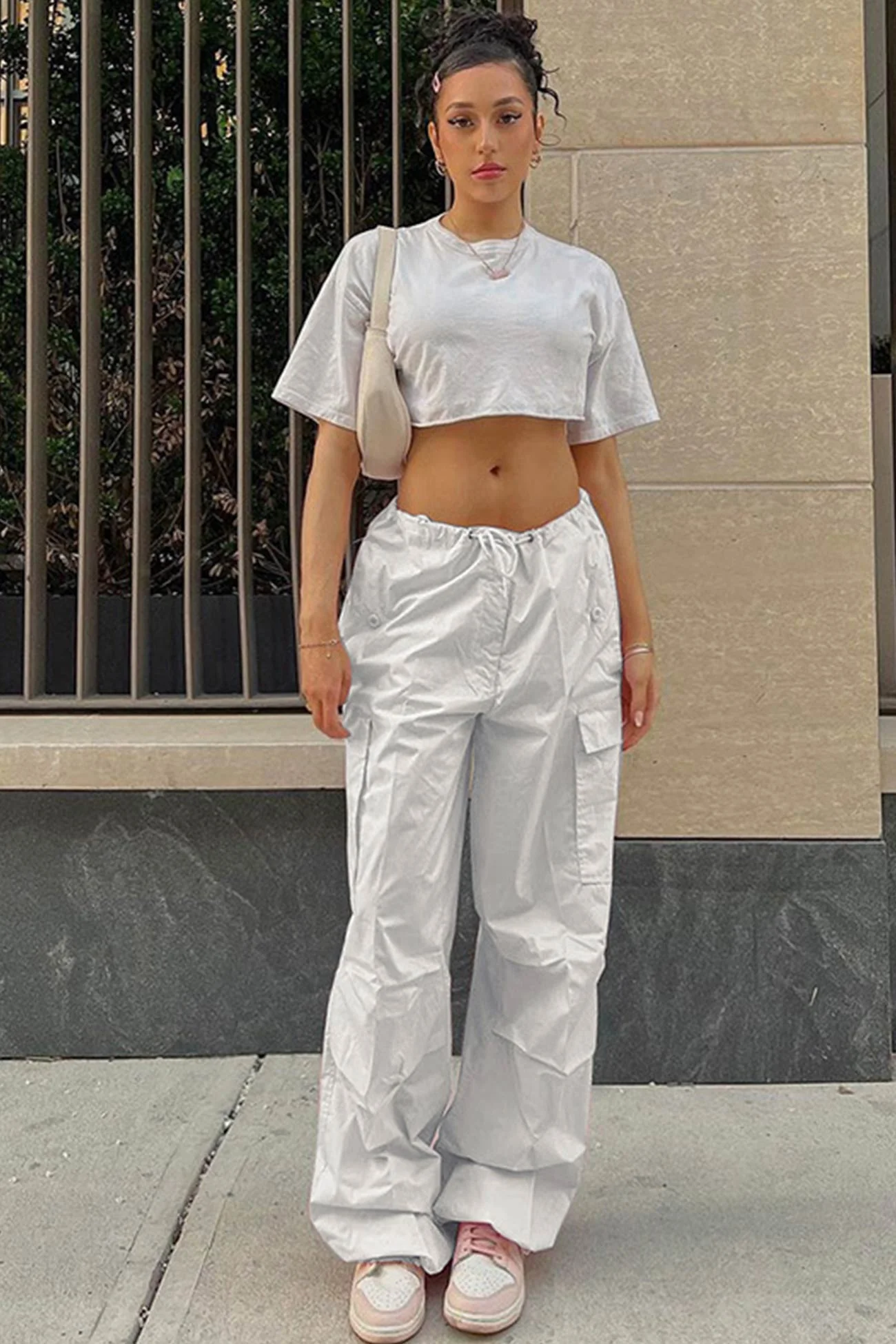 Valeria | Solid color high waist cargo pants - Image 10