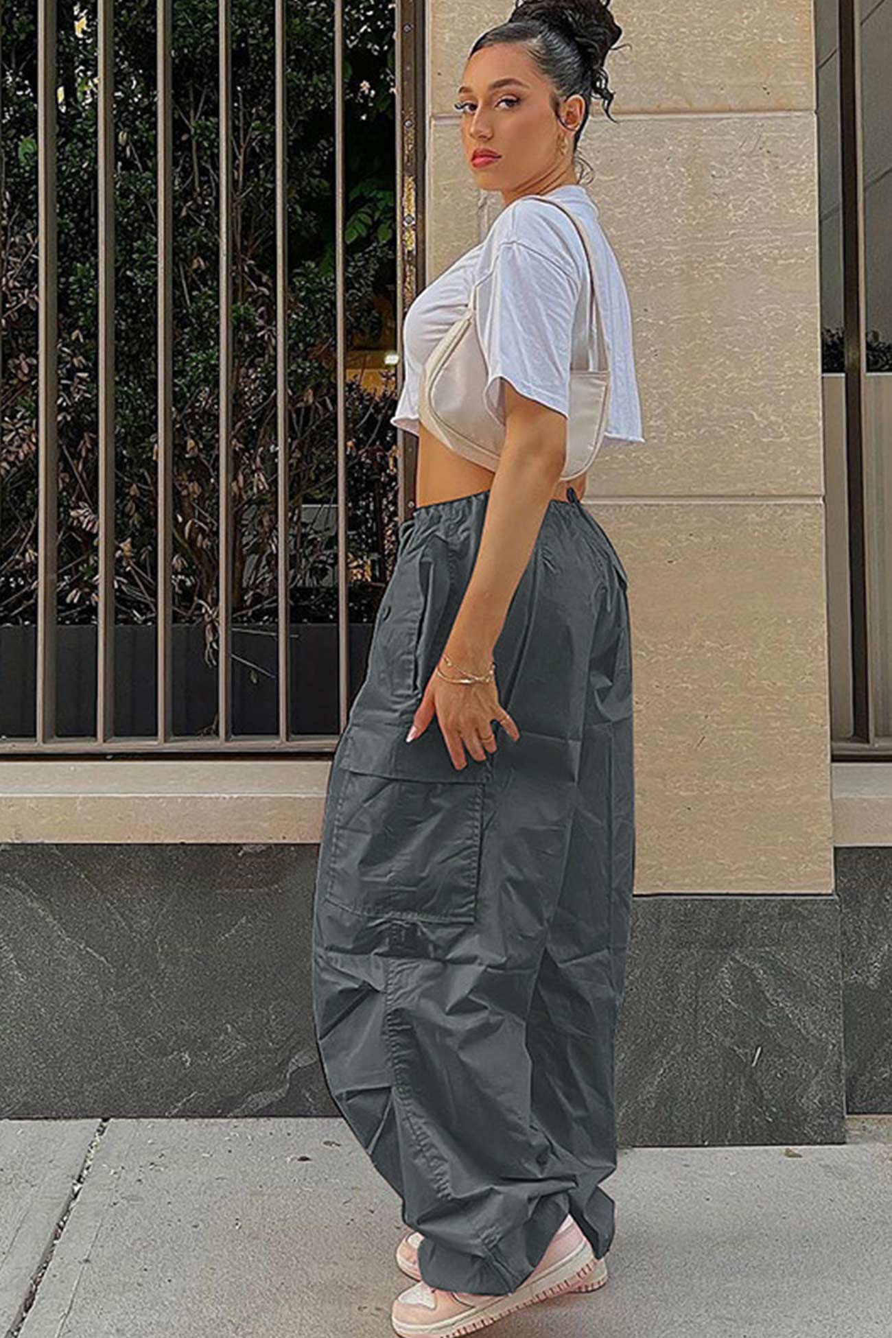 Valeria | Solid color high waist cargo pants - Image 16