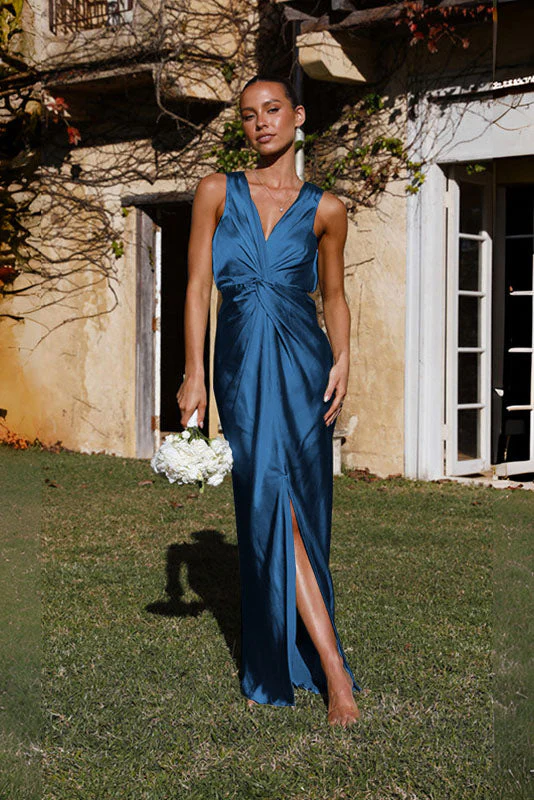 Vanesa® | Deep V-Neck Sleeveless Backless Dress - Image 17