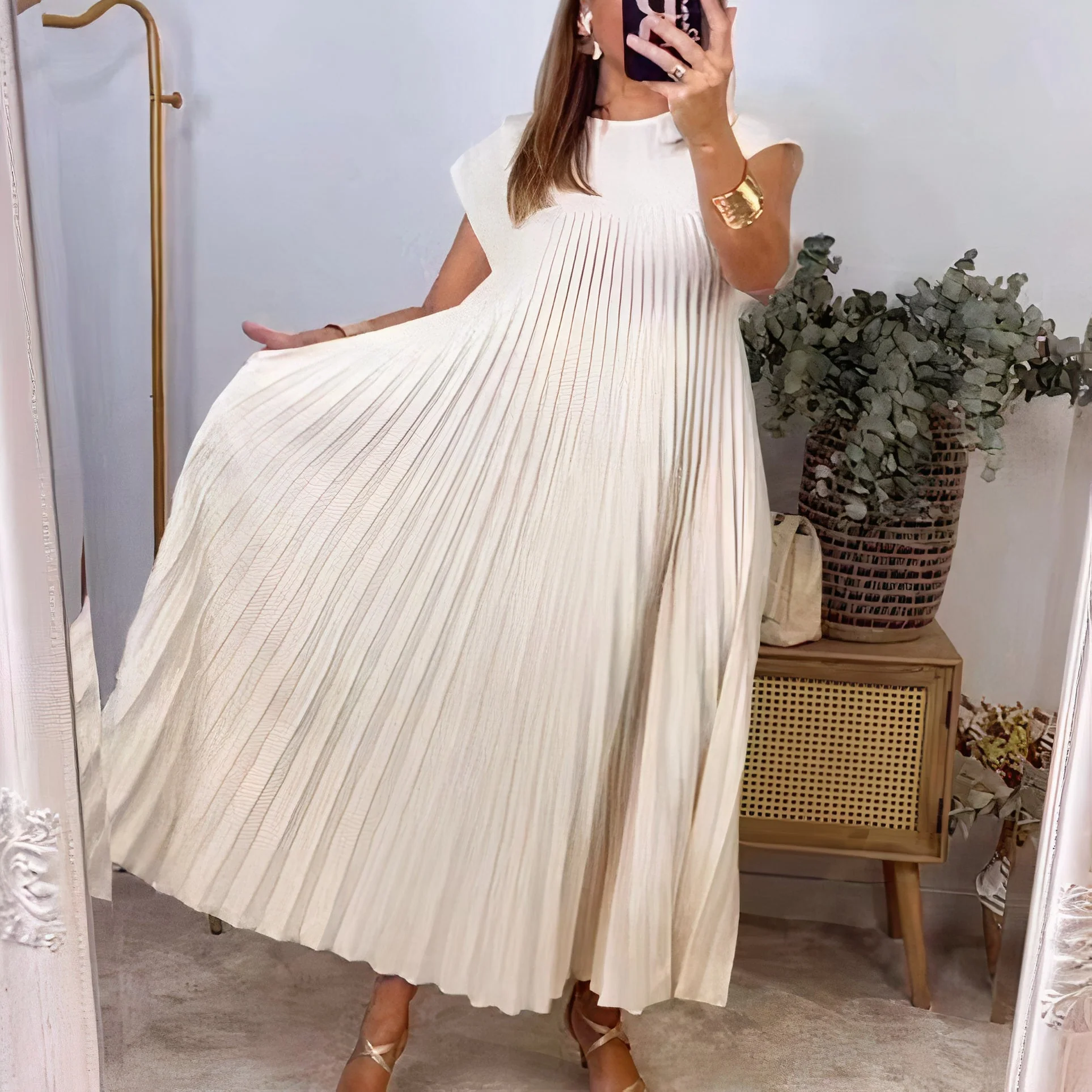 Vanessa® | Chic Pleated Summer Dress With A Flattering Fit - Image 3