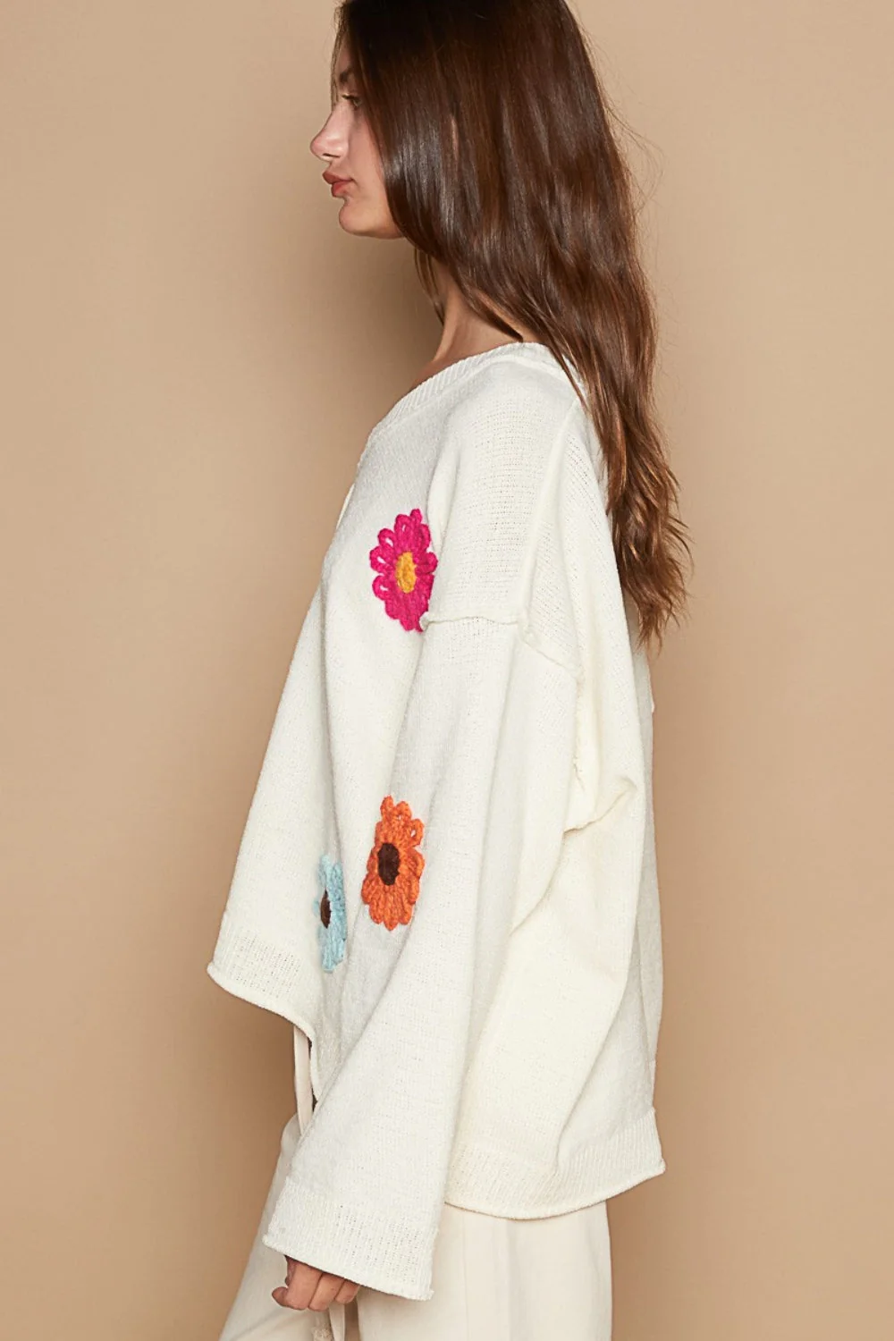 Vanja | Long-sleeved V-neck sweater with floral patches - Image 4