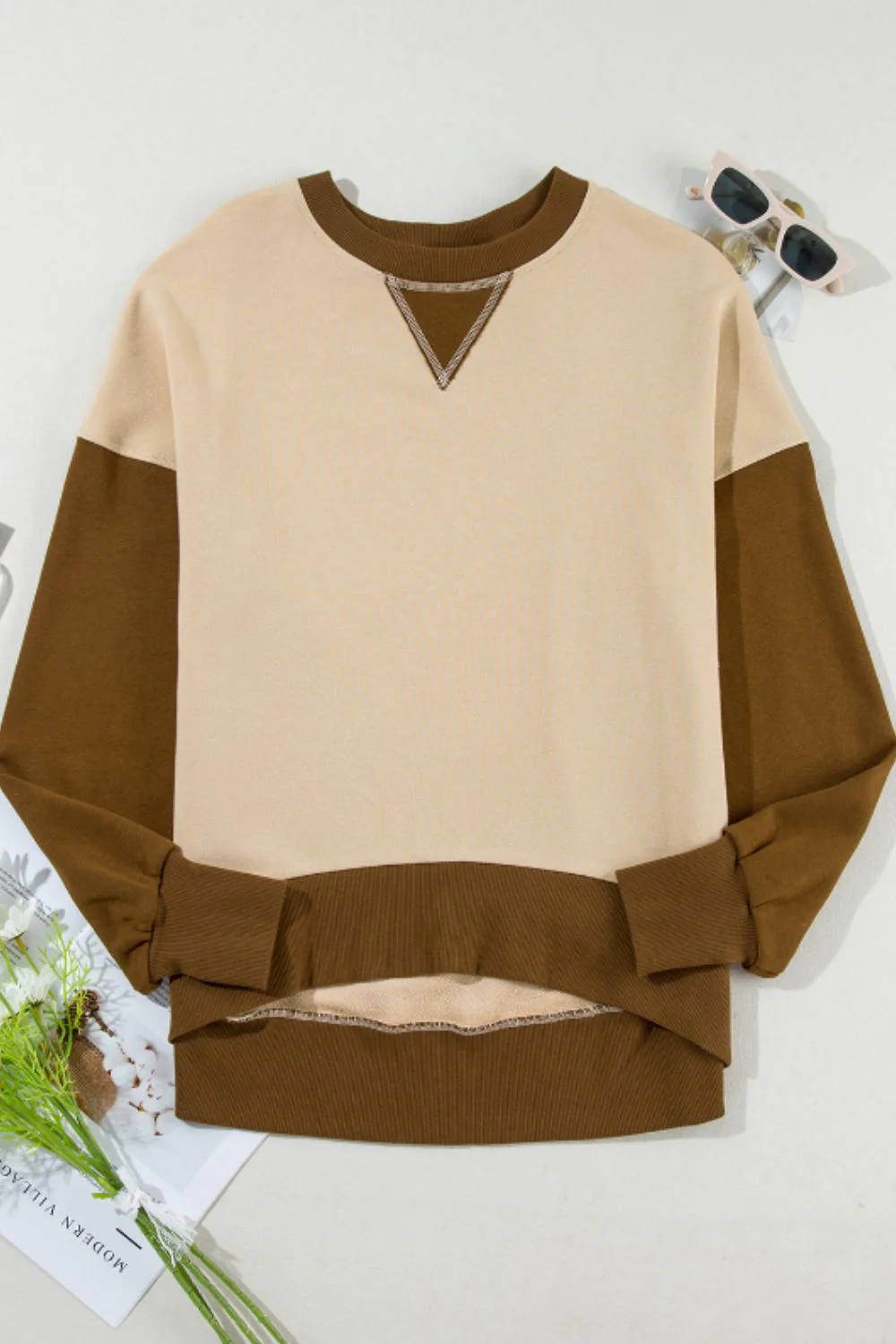 Vera | Color block sweatshirt with a crew neck and long sleeves - Image 11