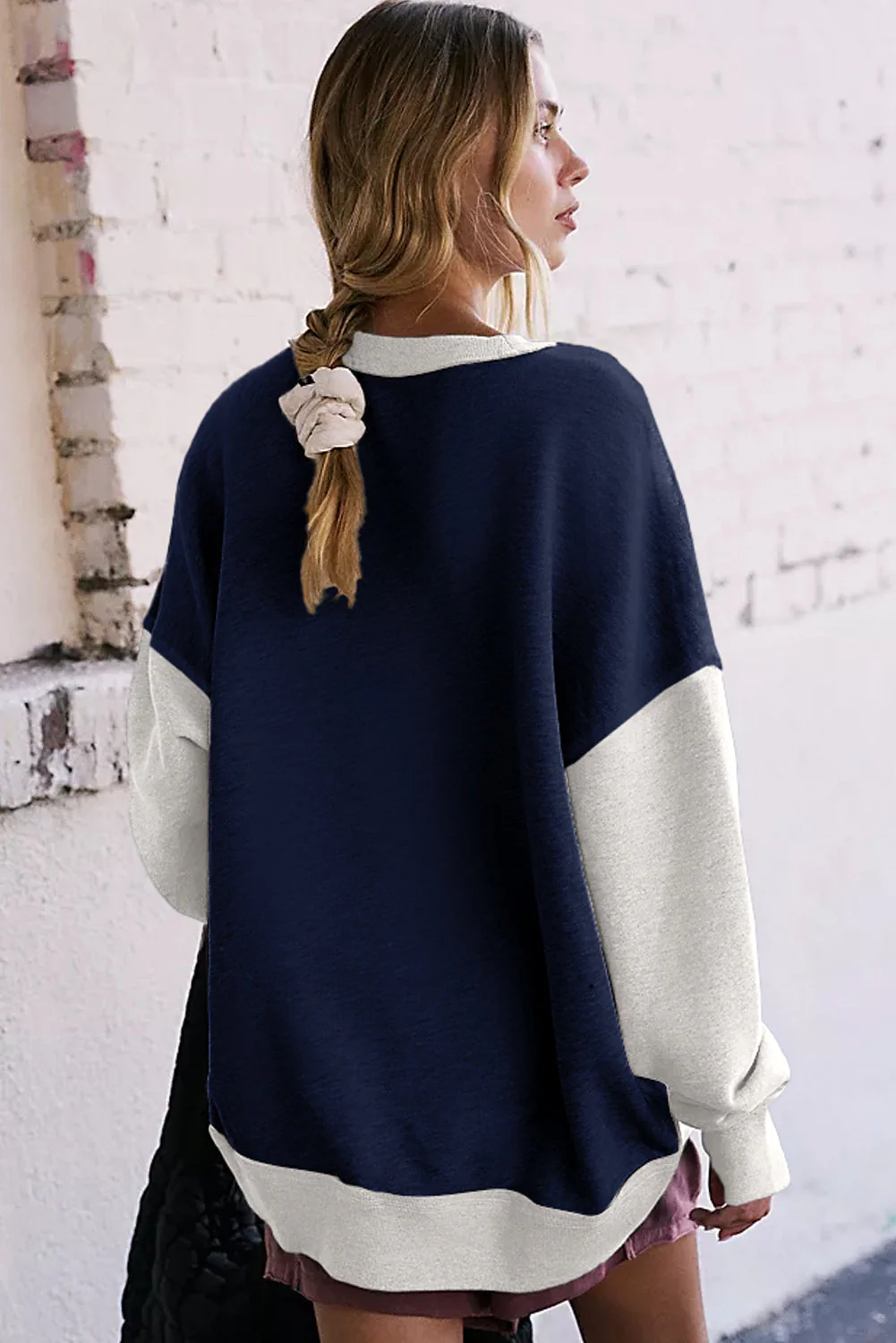 Vera | Color block sweatshirt with a crew neck and long sleeves - Image 14