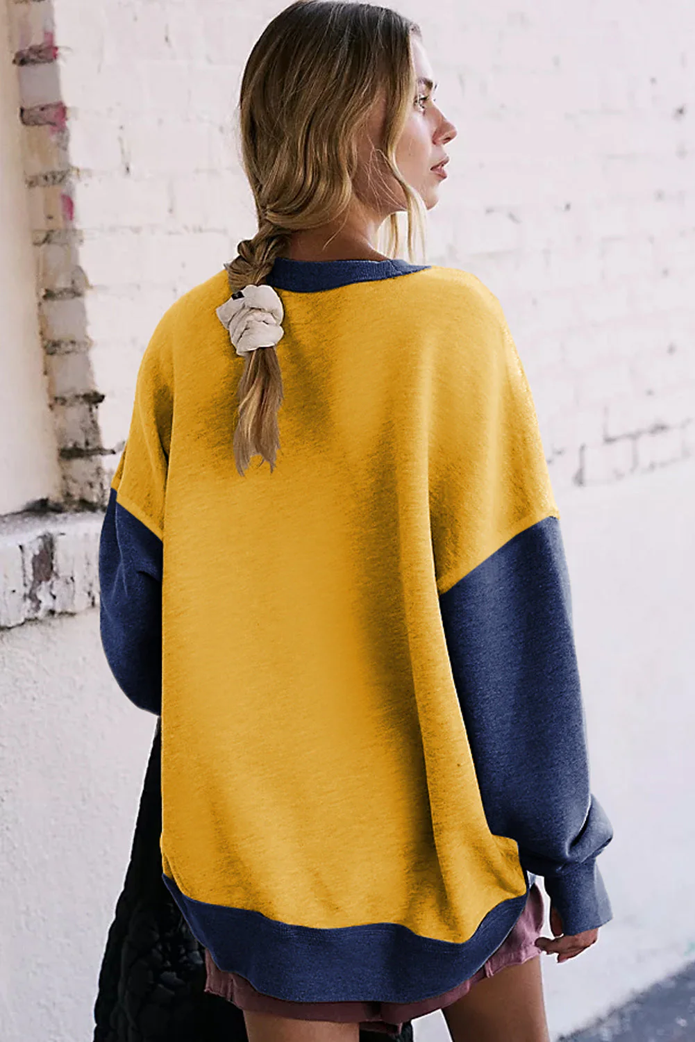 Vera | Color block sweatshirt with a crew neck and long sleeves - Image 3