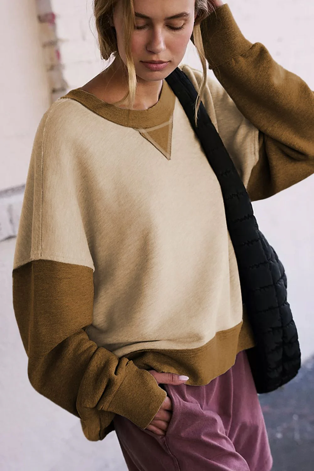 Vera | Color block sweatshirt with a crew neck and long sleeves - Image 9