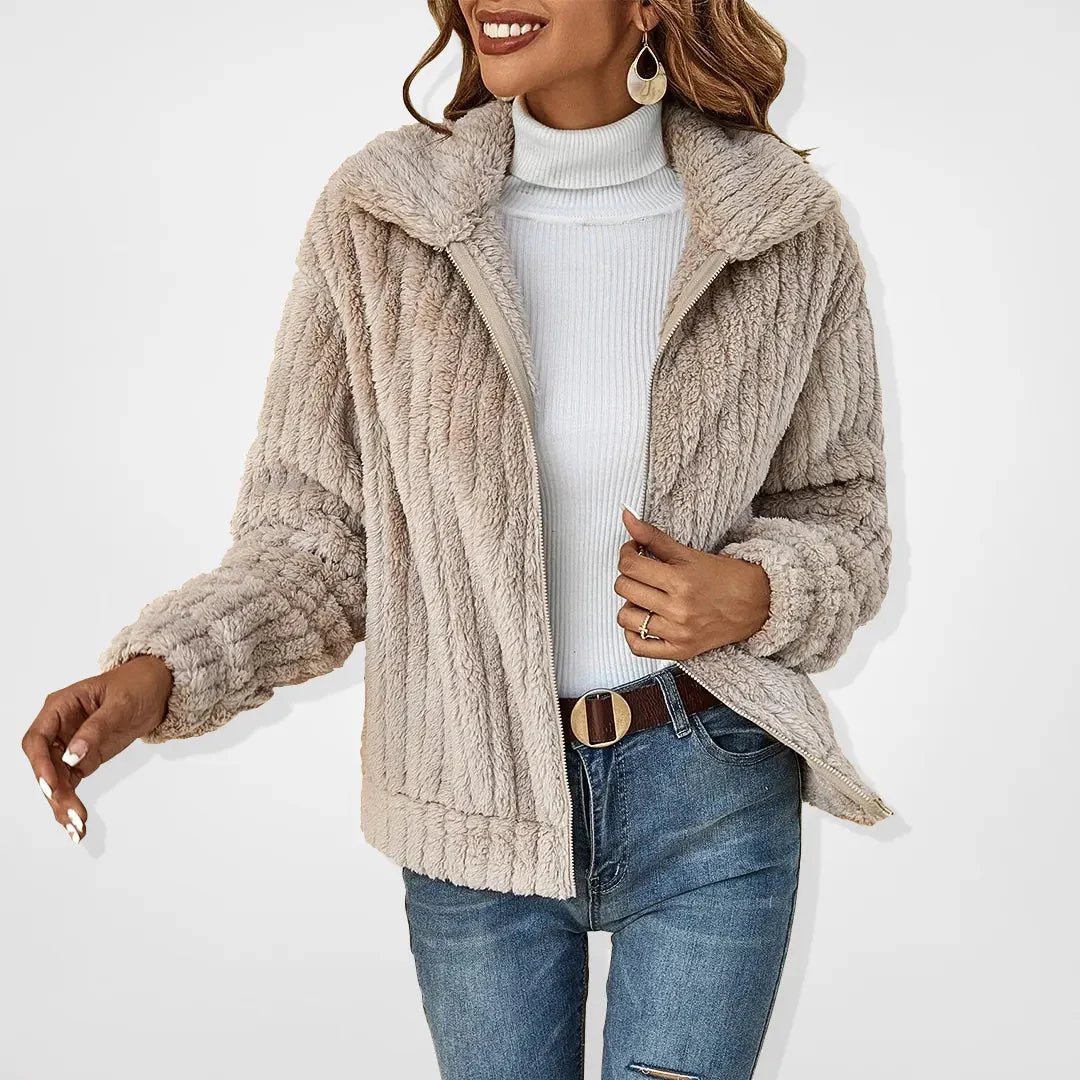 Verónica | Short and warm teddy jacket with zip - Image 7