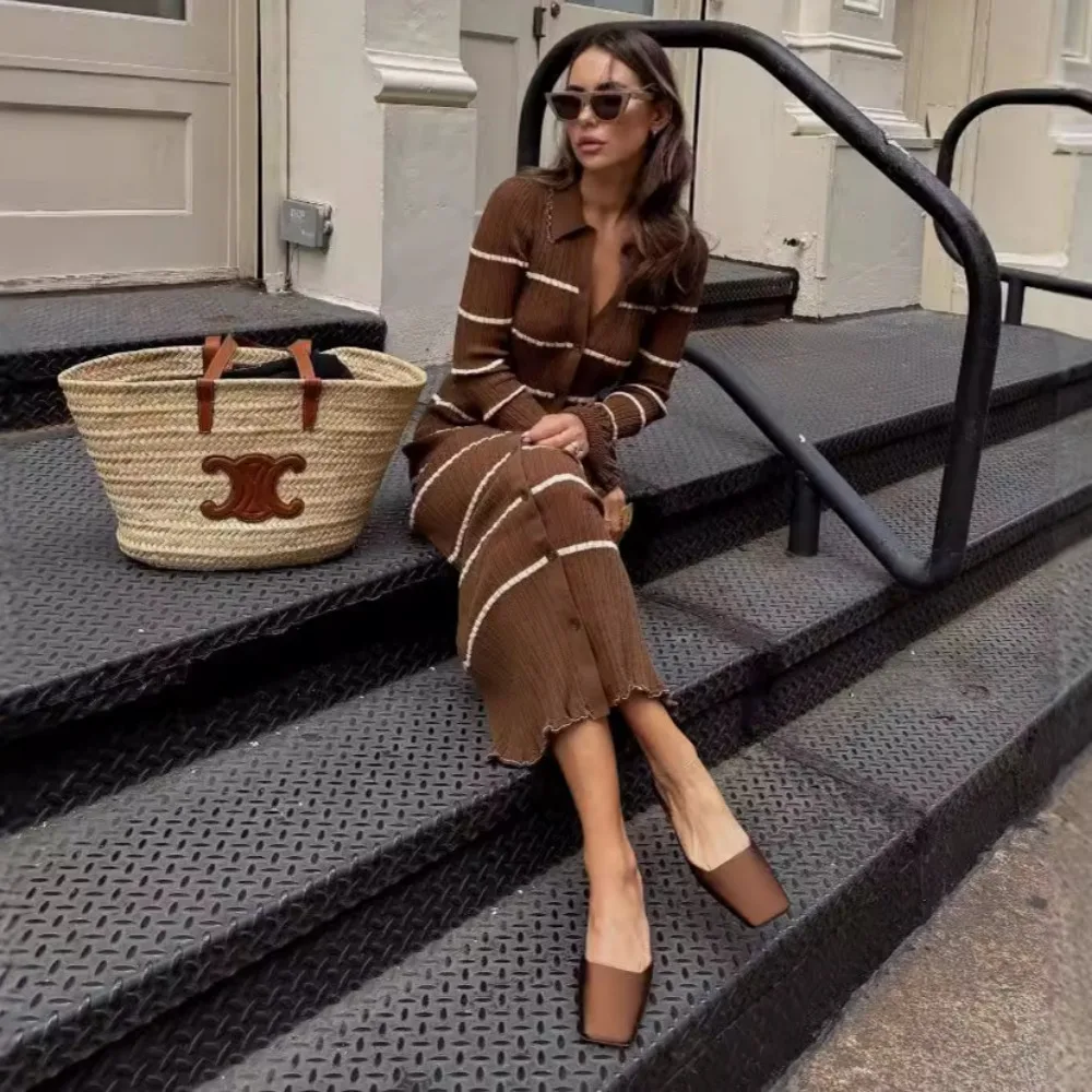 Victoria | Elegant brown striped knitted dress for winter - Image 2