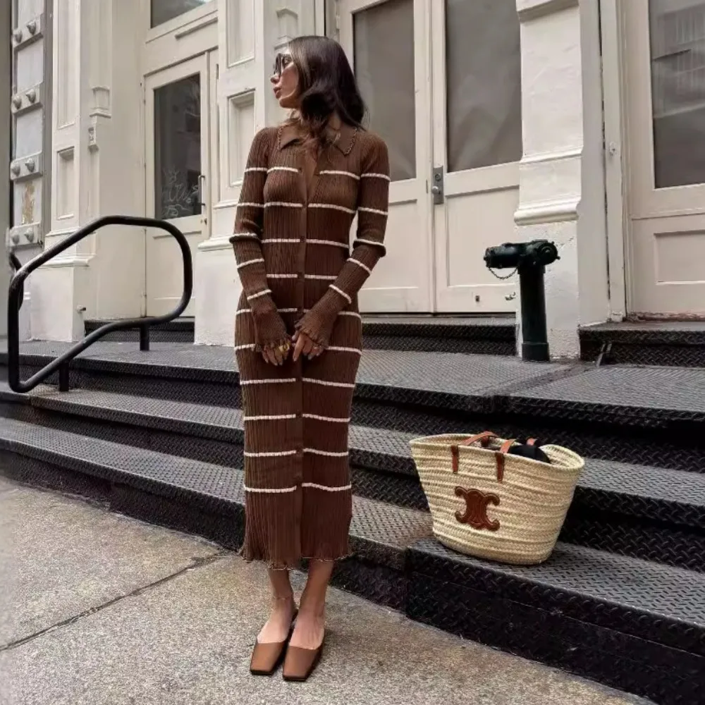 Victoria | Elegant brown striped knitted dress for winter - Image 4