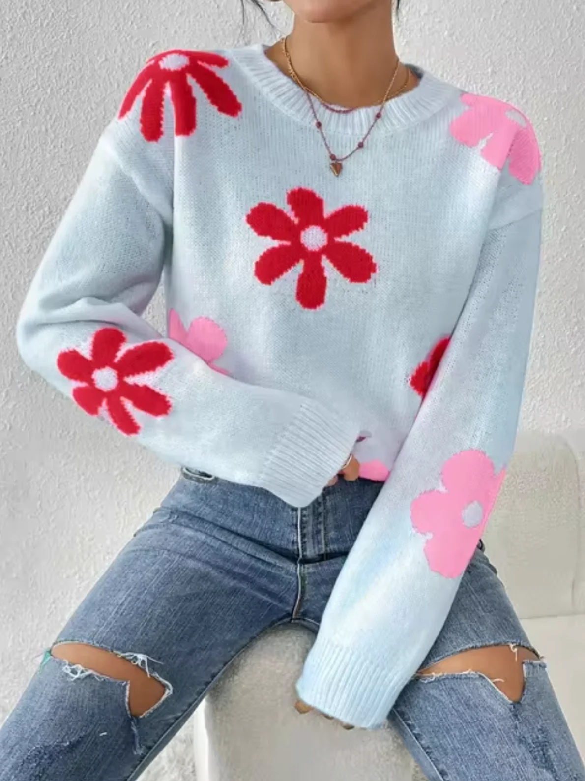 Victoria | Knitted sweater with a floral pattern