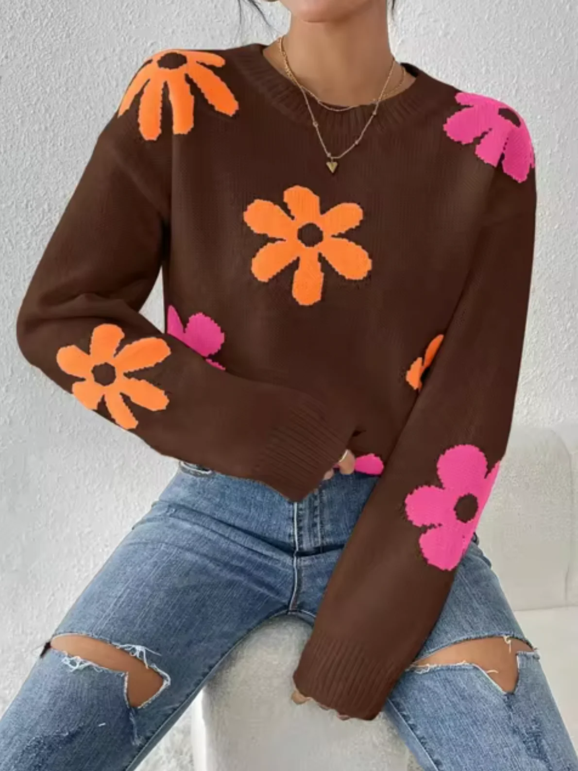 Victoria | Knitted sweater with a floral pattern - Image 4