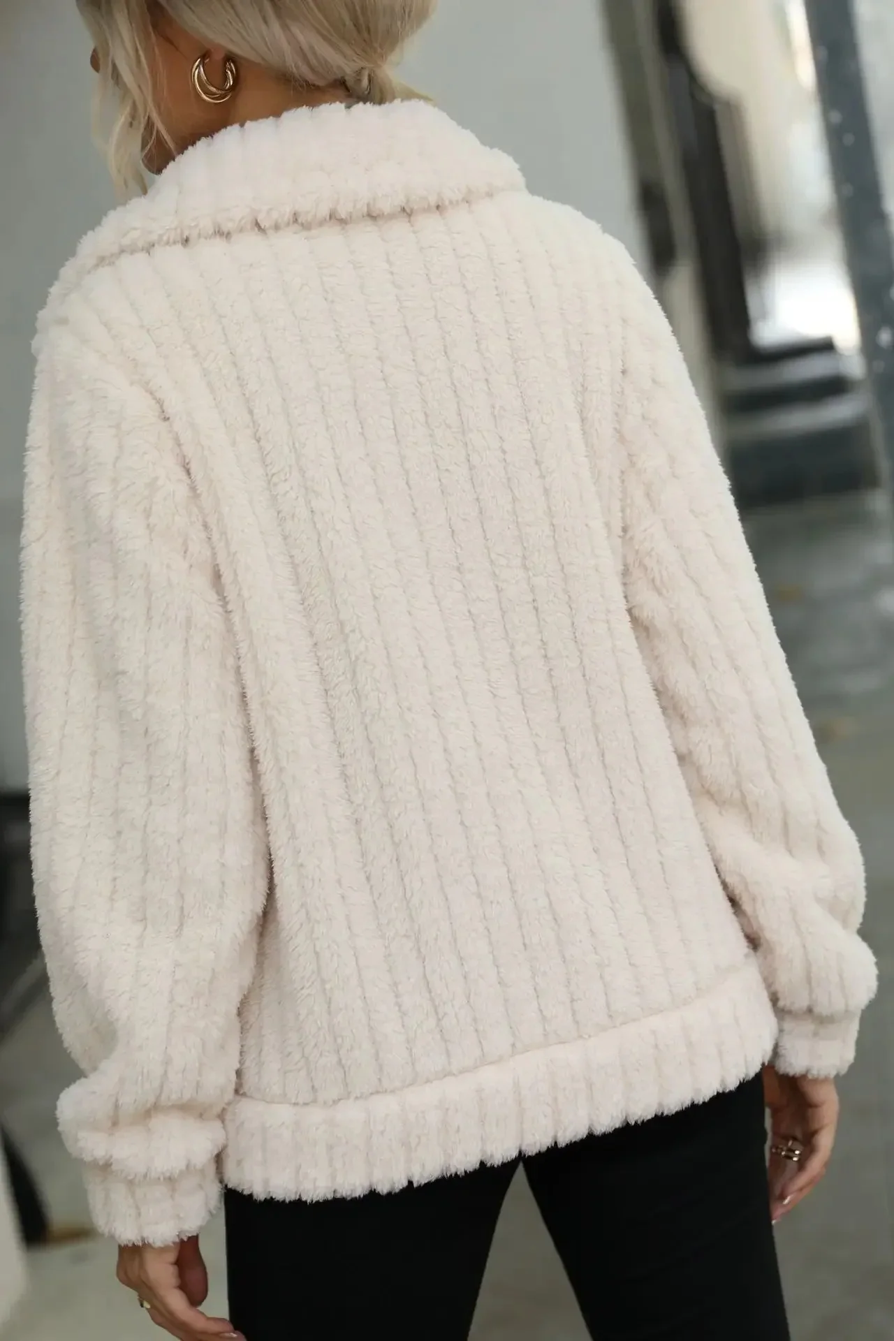 Vittoria | Chic and relaxed winter garment - Image 3