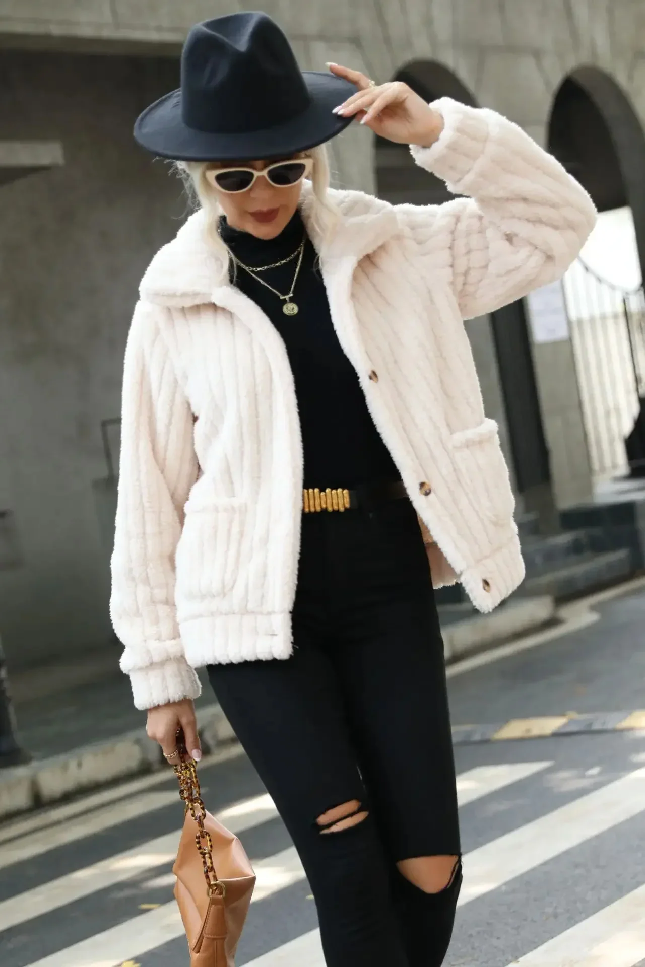 Vittoria | Chic and relaxed winter garment - Image 5