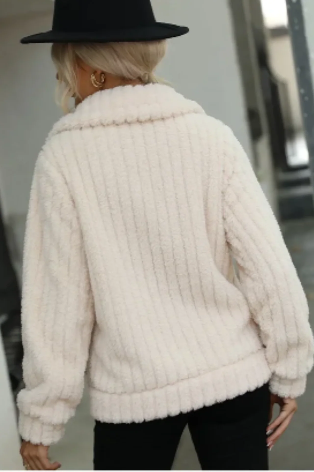 Vittoria | Chic and relaxed winter garment - Image 9