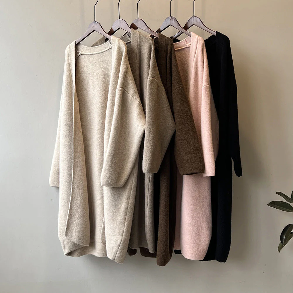 Viviana| Fashionable and minimalist winter cardigan - Image 2