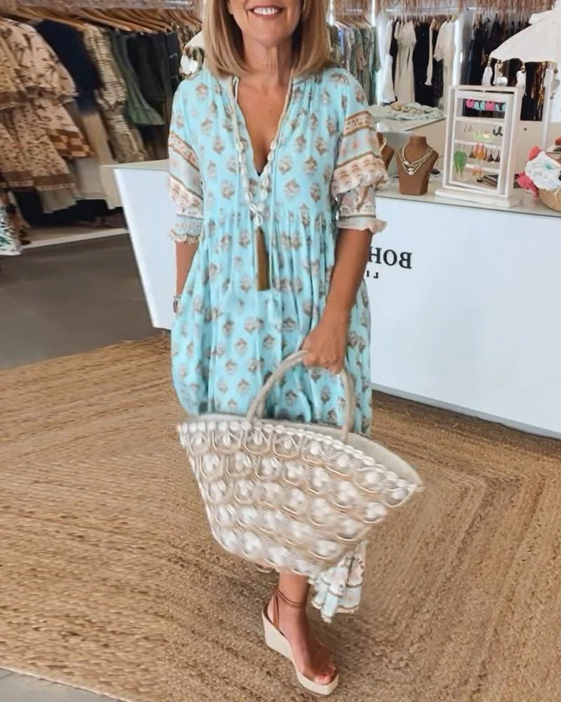 Waleska® | Chic Floral V-Neck Dress