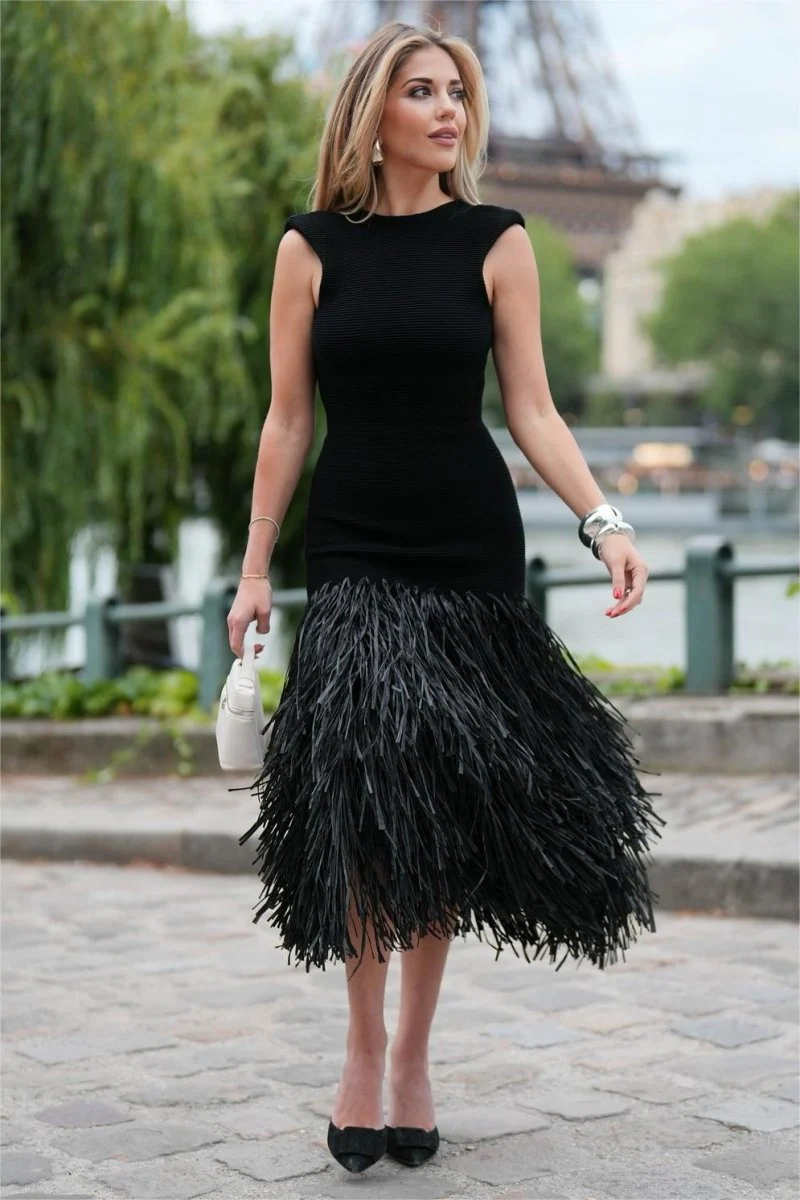 Wendy® | Backless Midi Dress In Knitted Fabric With Tassels - Image 7