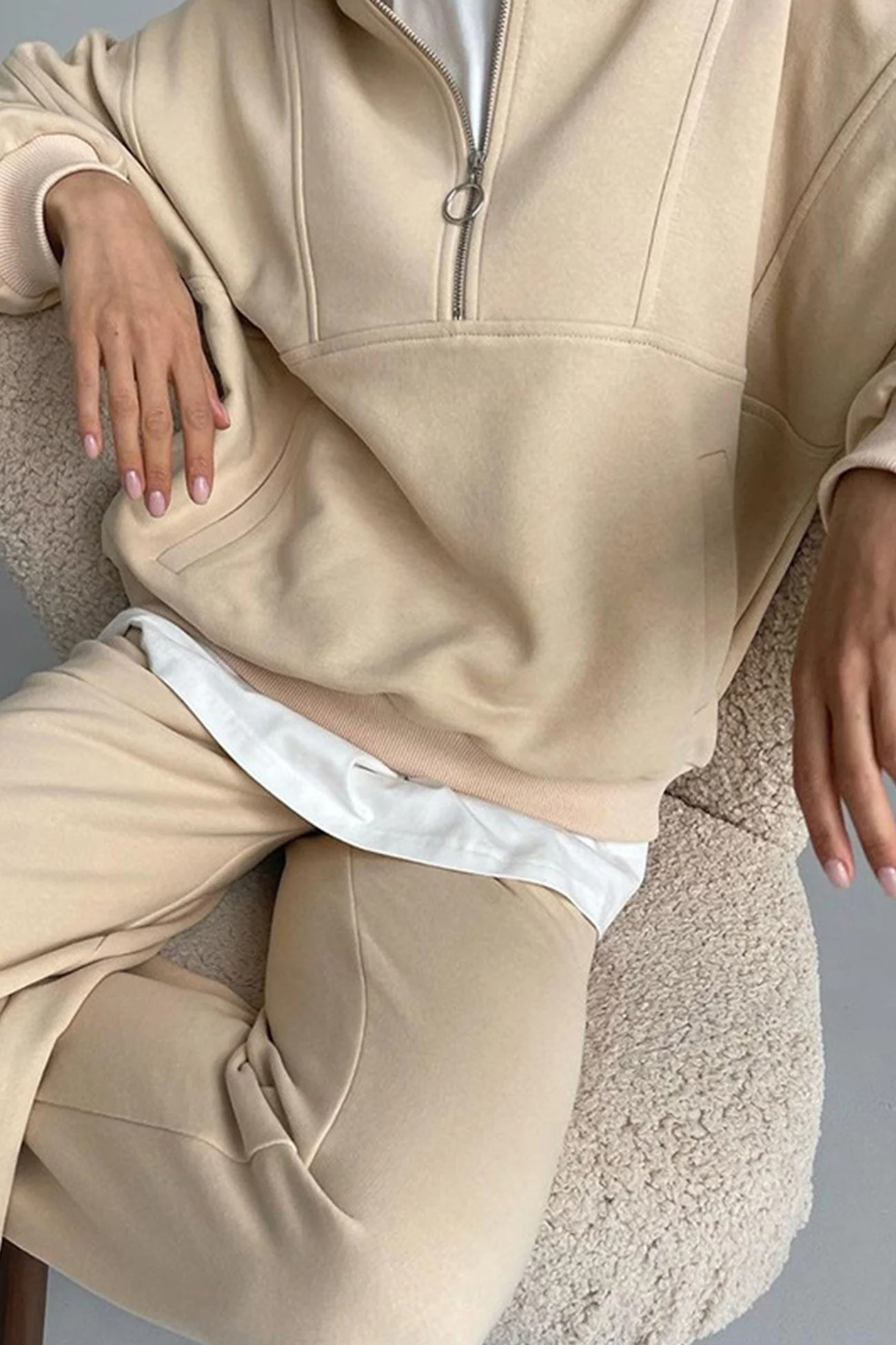 Wendy | Sweatshirt suits with stand-up collar and zip - Image 4