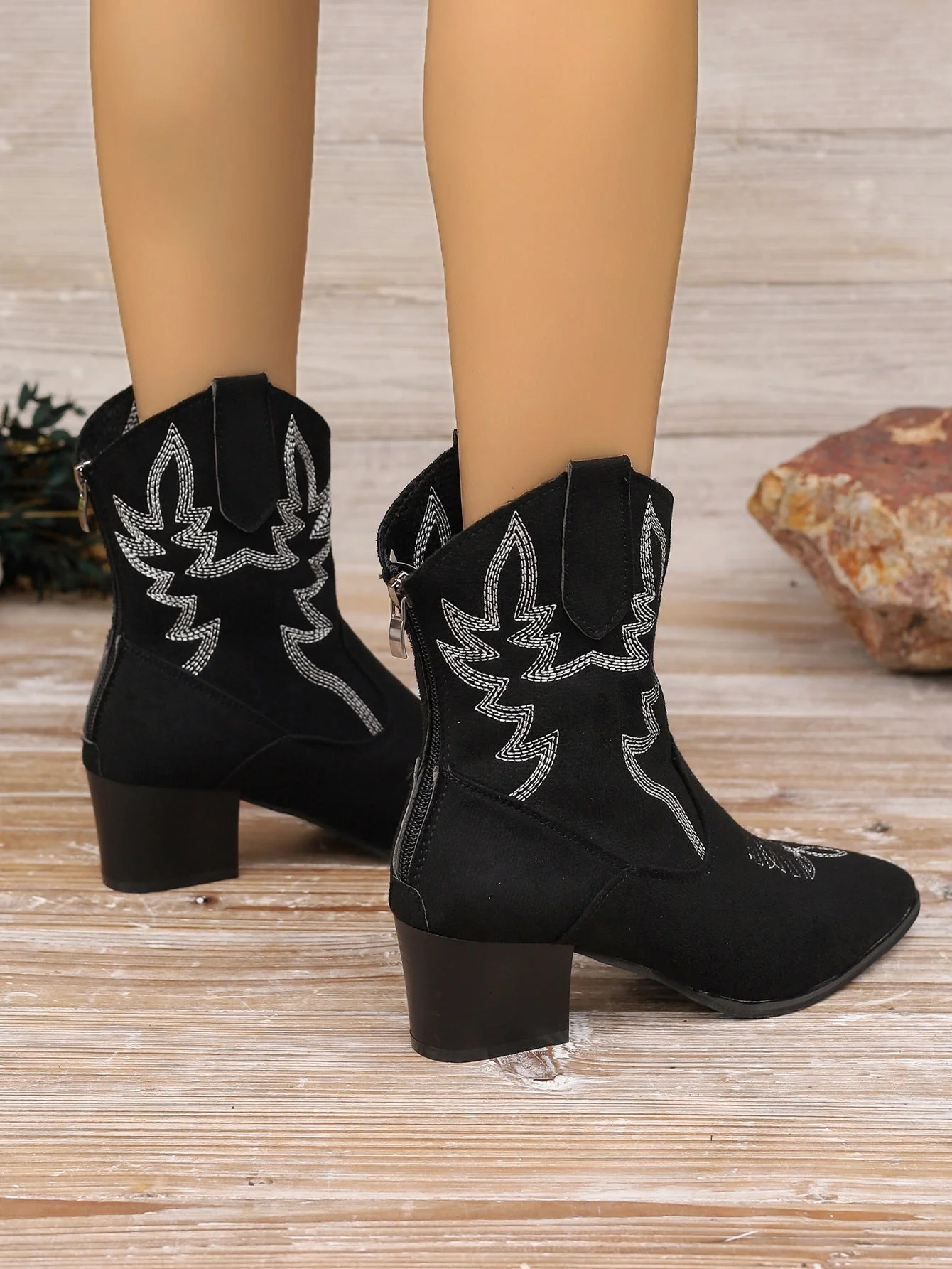 Xandra | Stylish and supportive orthopedic boots - Image 4