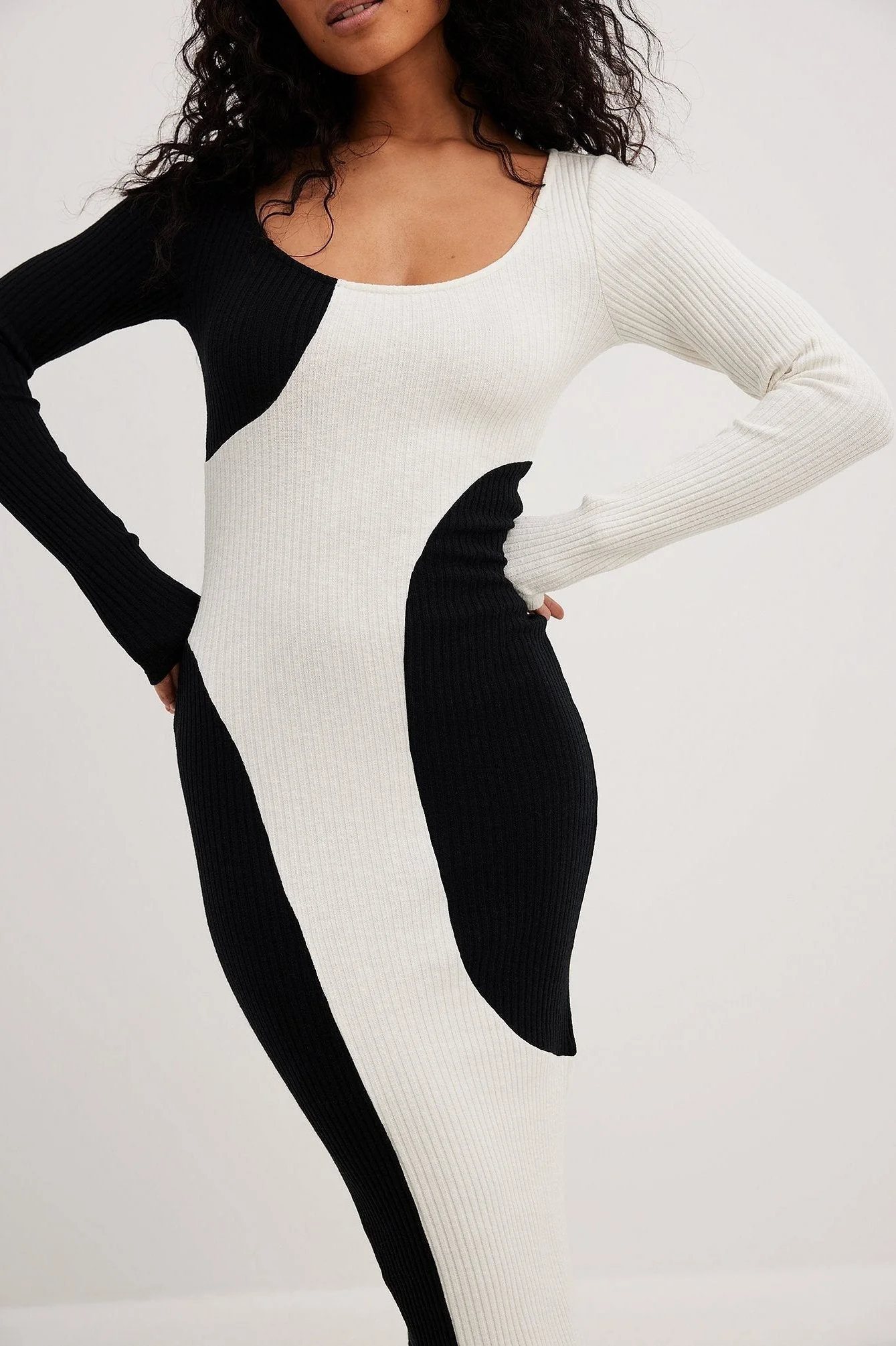 Xiomara® | Contrast Knit Midi Dress - Image 2