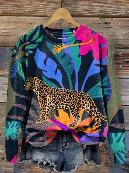 Yadira | Crew neck sweater with a wild print - Image 2
