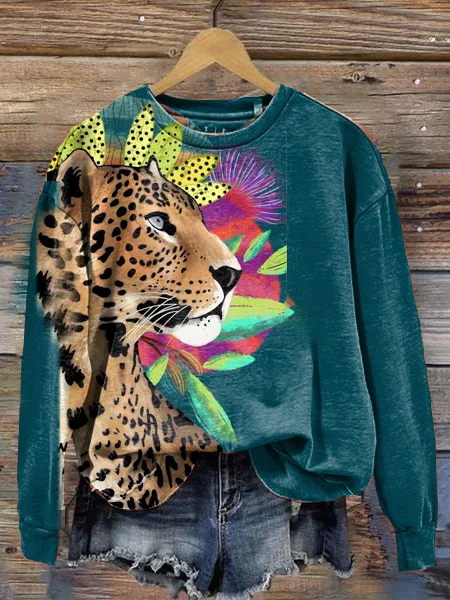 Yadira | Crew neck sweater with a wild print - Image 3