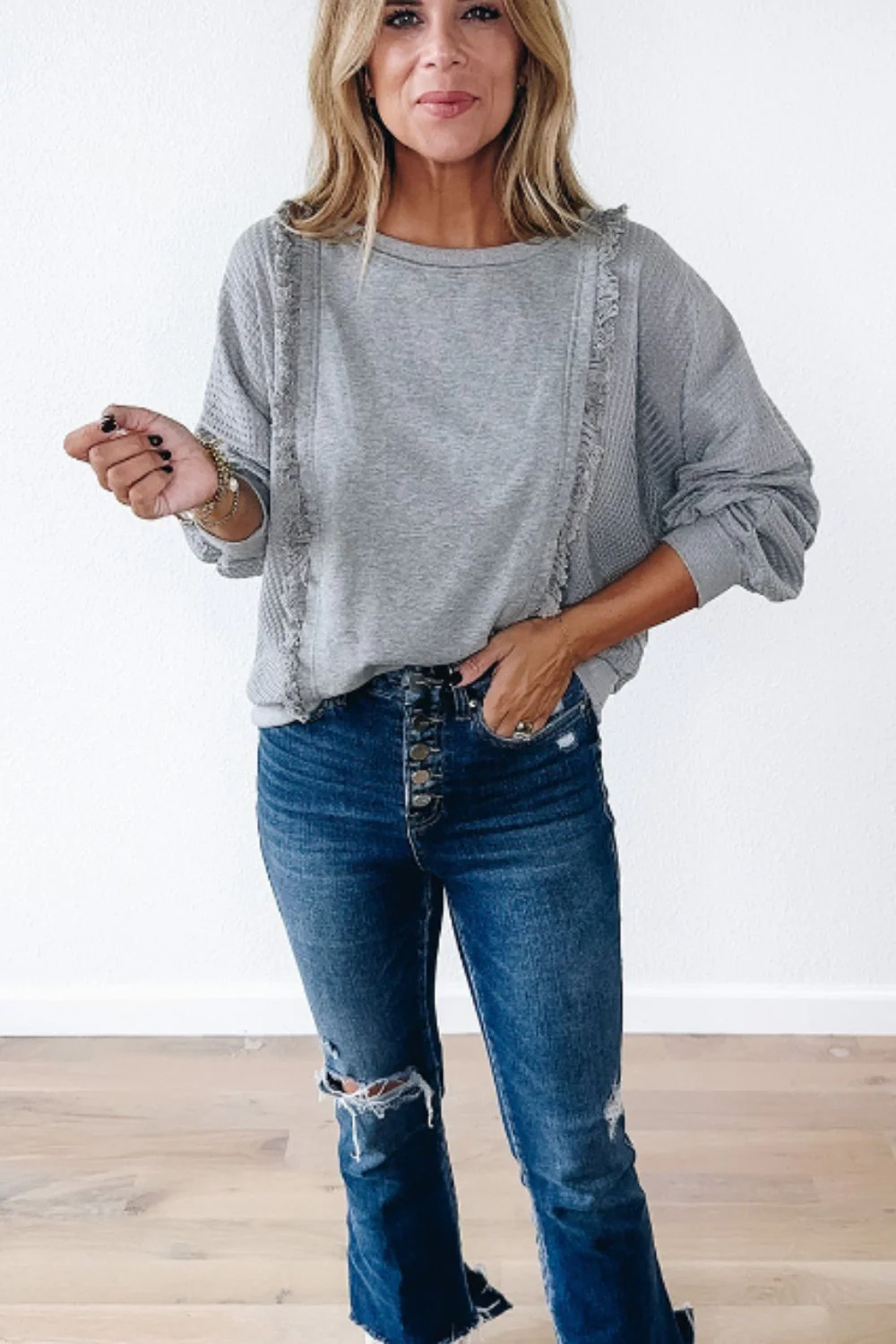 Yamel | Long sleeve sweatshirt with a crew neck and raw hem - Image 3