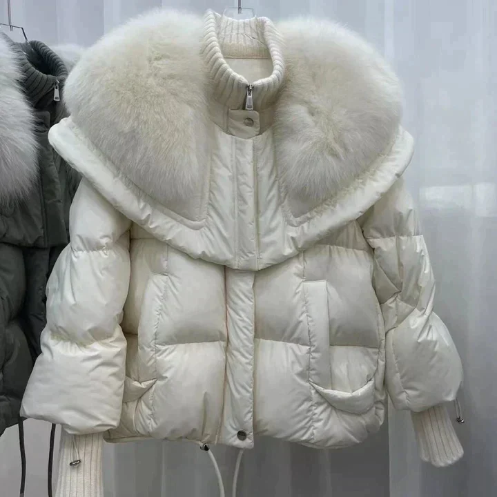 Yolaina | Relaxed and timeless winter jacket - Image 2