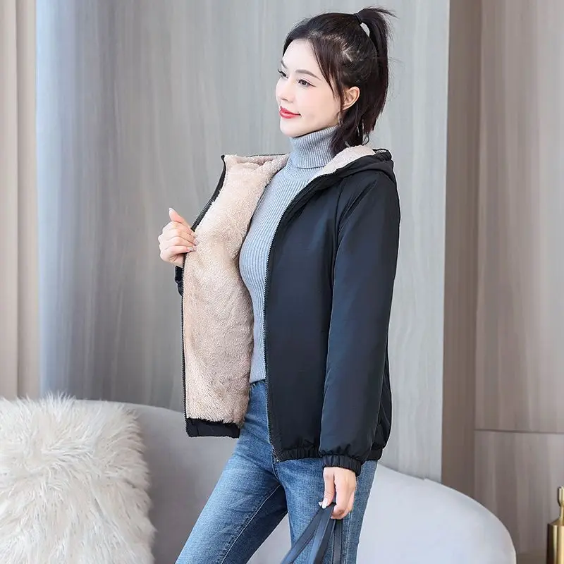 Zoe | Cozy fleece windbreaker with hood. - Image 3