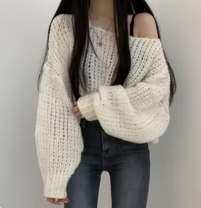 Zoe | Round neck sweater with lantern sleeves - Image 5