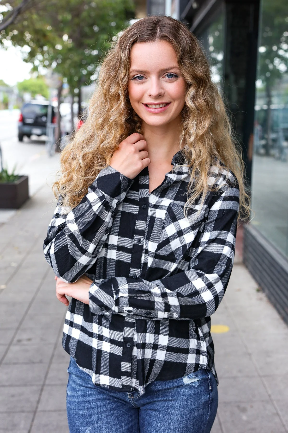 Zoraida | Casual chic black checked long sleeve button down top