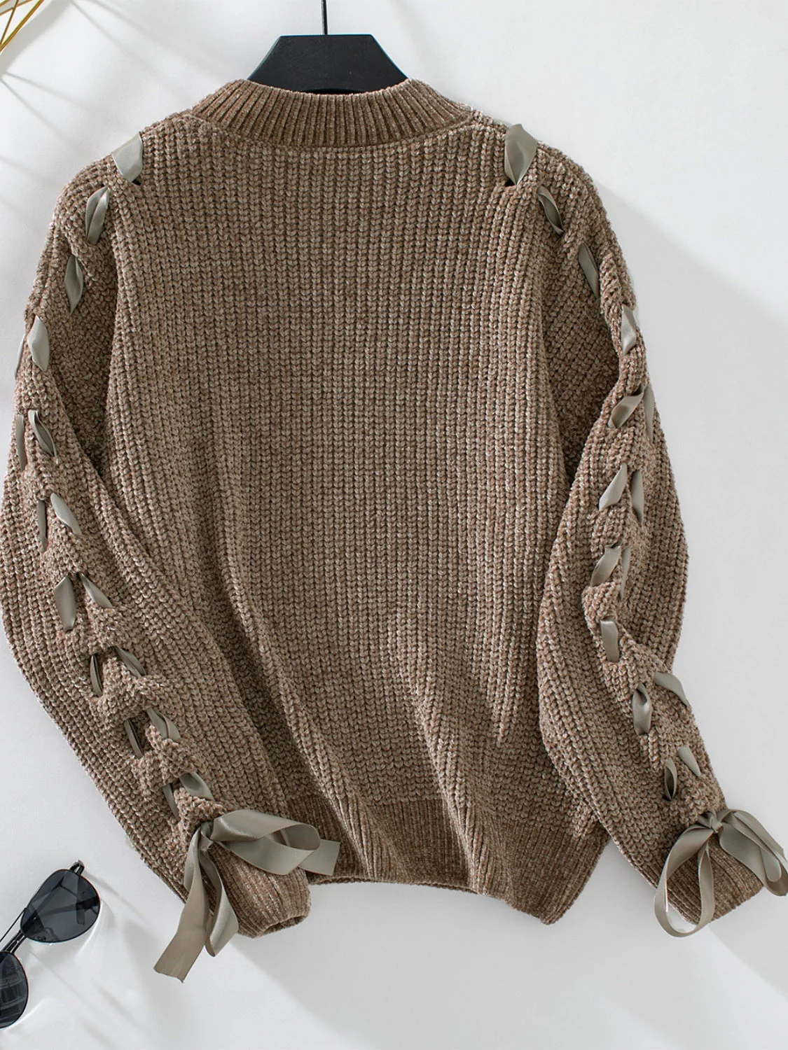 Zulema | Long-sleeved pullover with a lace-up crew neck - Image 11