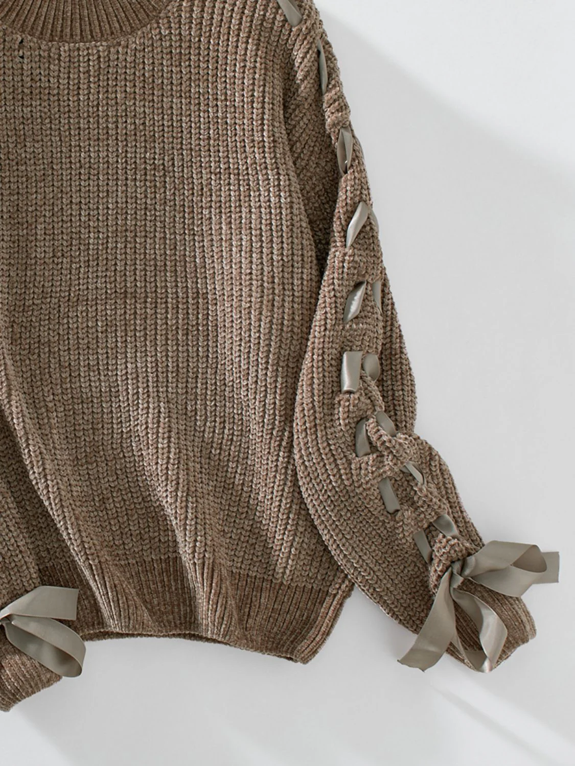 Zulema | Long-sleeved pullover with a lace-up crew neck - Image 12