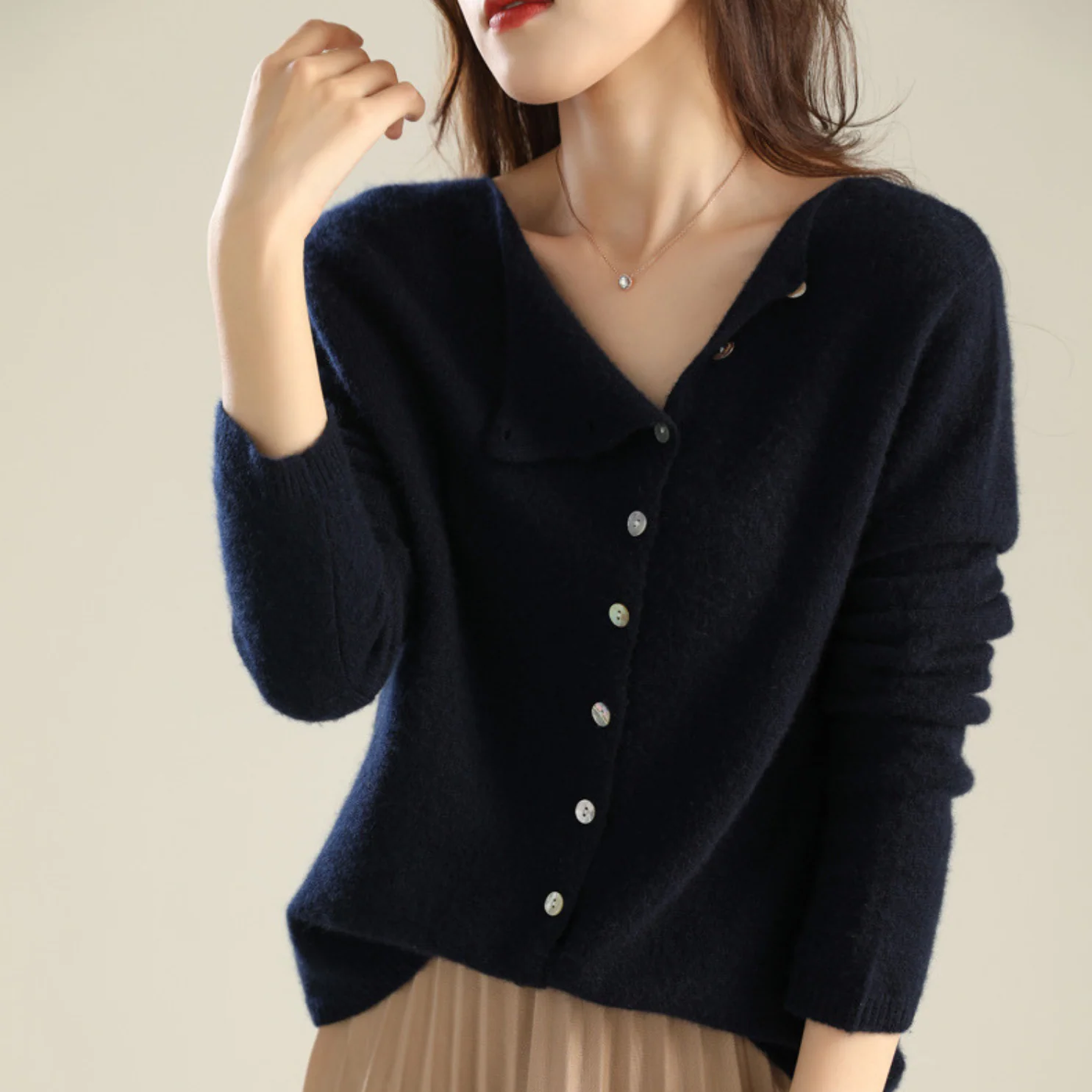 Zulema | Elegant and casual winter cardigan - Image 4